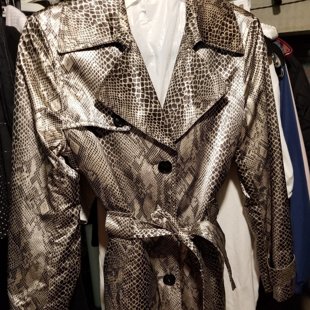 Gorgeous Via Spiga Animal print Trench Coat sz Small